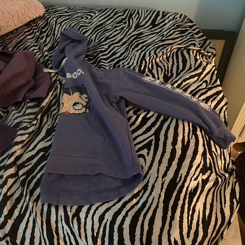 Cotton purple graphic hoodie - Picture 4 of 4